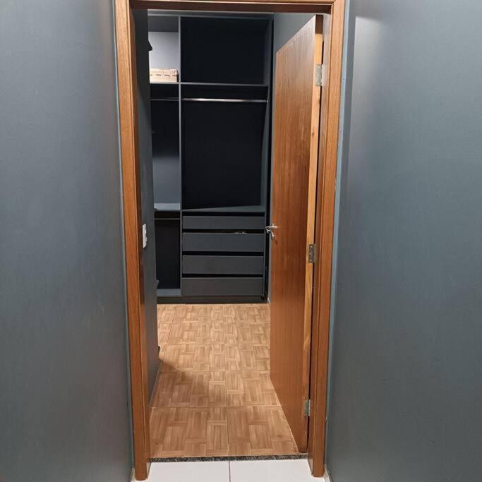 Gray House 4 Londrina - Prヴィラ エクステリア 写真