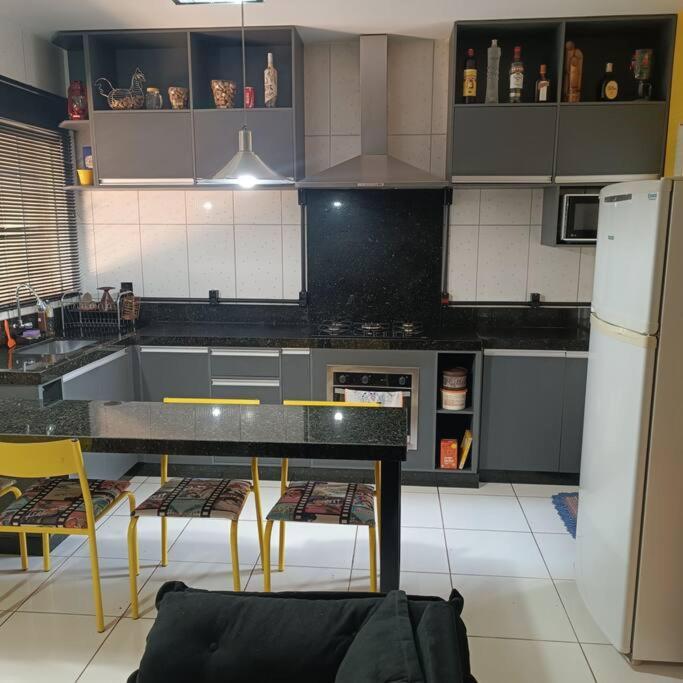 Gray House 4 Londrina - Prヴィラ エクステリア 写真