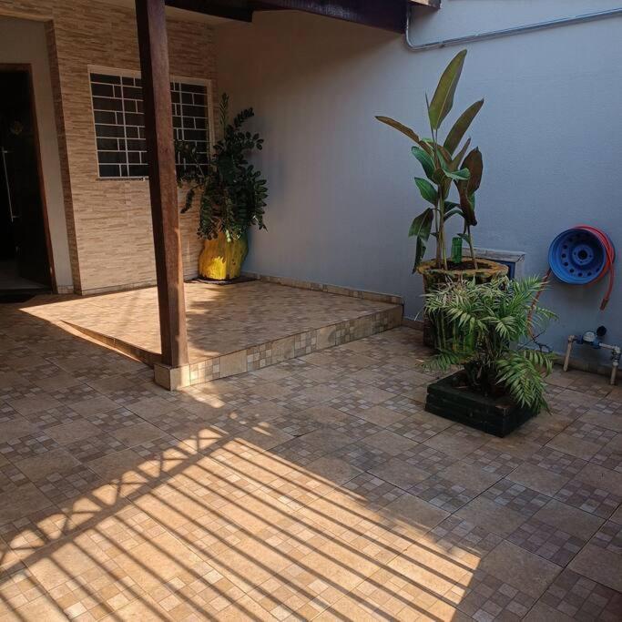 Gray House 4 Londrina - Prヴィラ エクステリア 写真